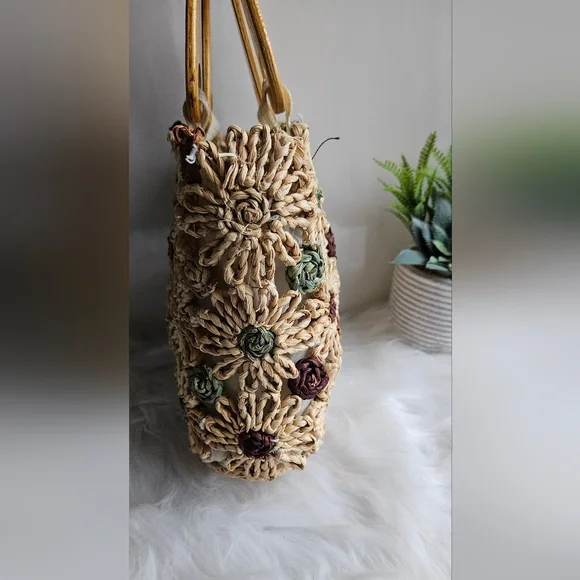Vintage Woven Floral Straw Handbag with Wooden Handles - Picture 2 of 10